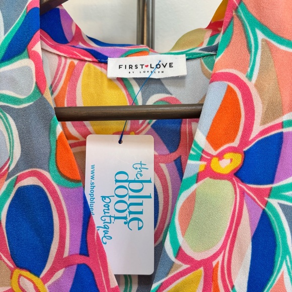 The Blue Door Boutique First Love Floral Women's Tunic - Picture 2 of 8